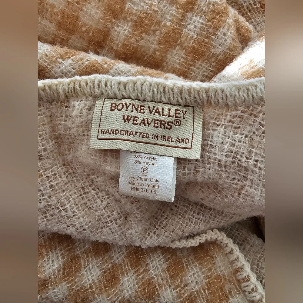 Boyne Valley Weavers Ireland Handcrafted Gingham Poncho Wrap Honey & Cream